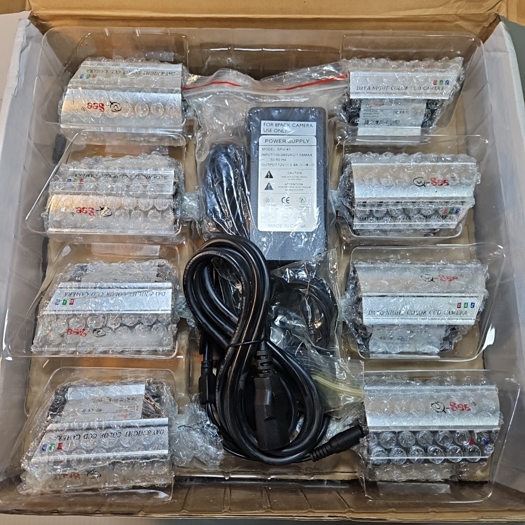 Lot Of 8 Q-See QD28414 Day & Night Color CCD Cameras with Accessories