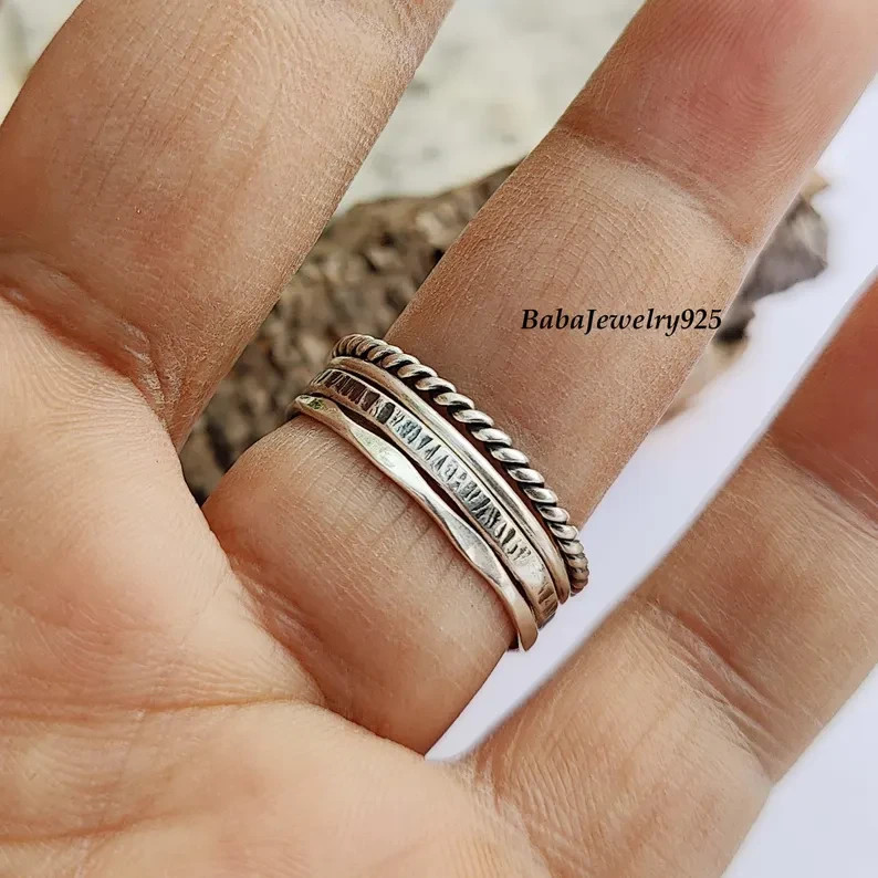 Hammered Stacking Band in Sterling Silver Ring~ Stacking Midi Ring~ Rin All size