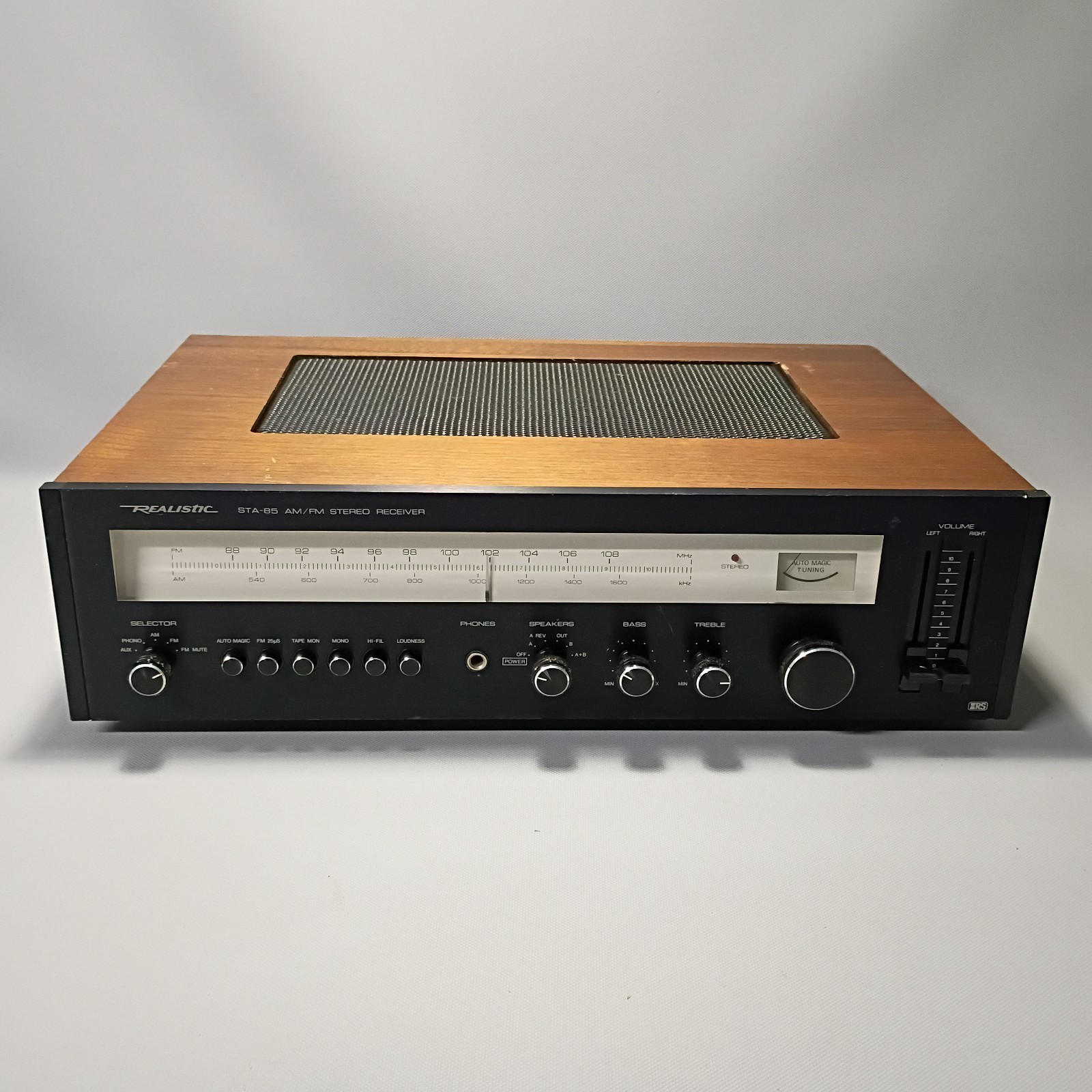 Realistic STA-85 AM/FM Stereo Receiver Walnut Veneer Black Tested