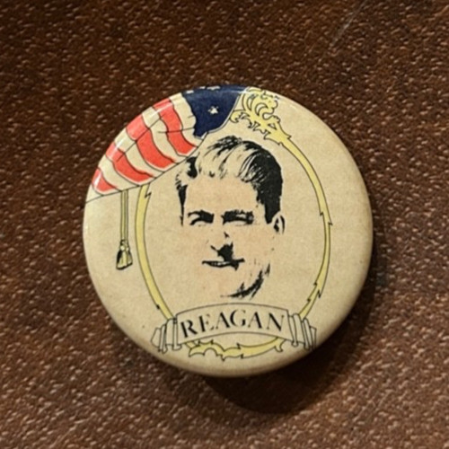 Portrait/Flag Ronald Reagan 1968 California Campaign Political Campaign Pin
