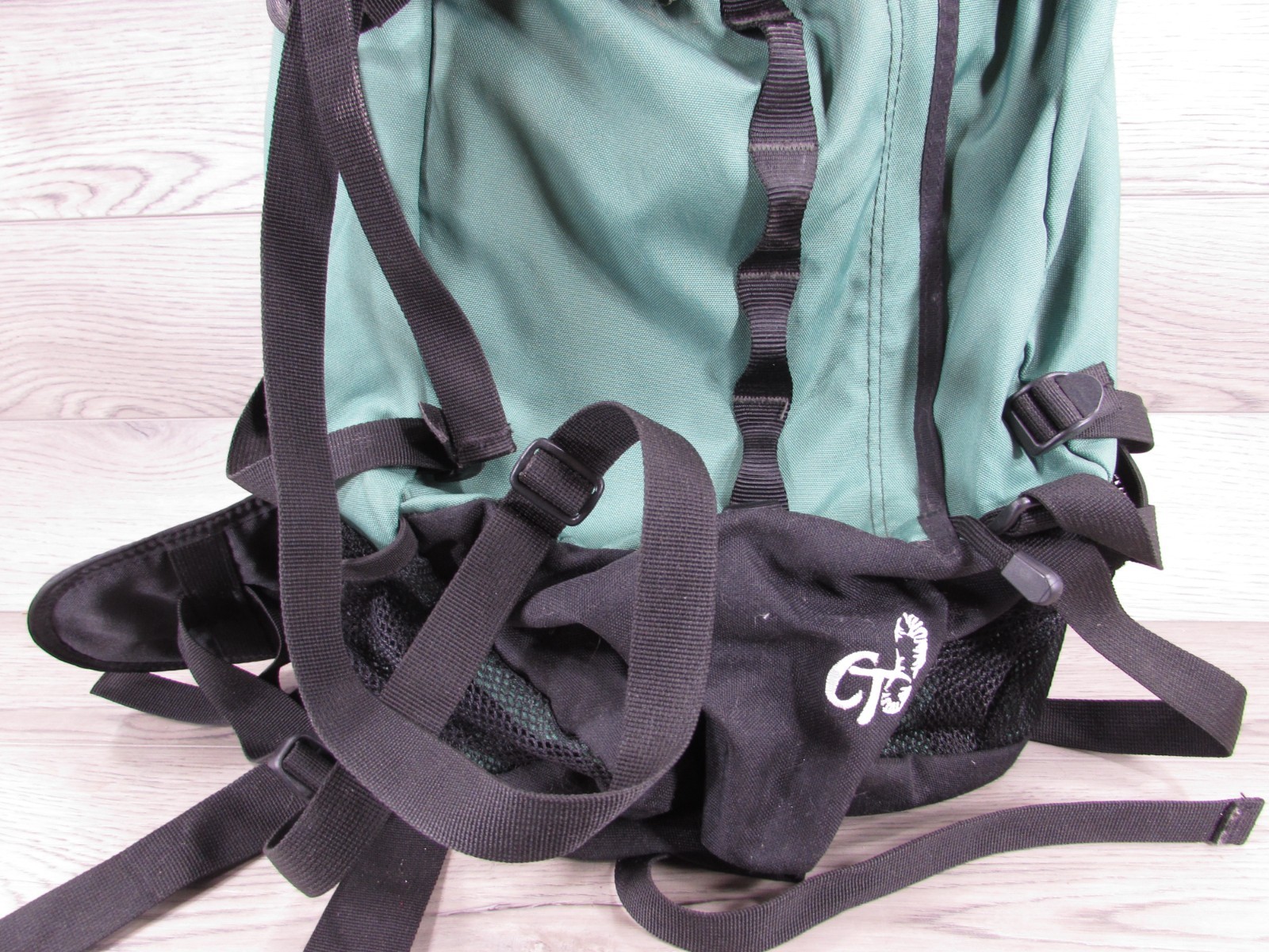 Camp Trails Backpack Scirocco 2 Medium Capacity Streamline Pack Internal Frame