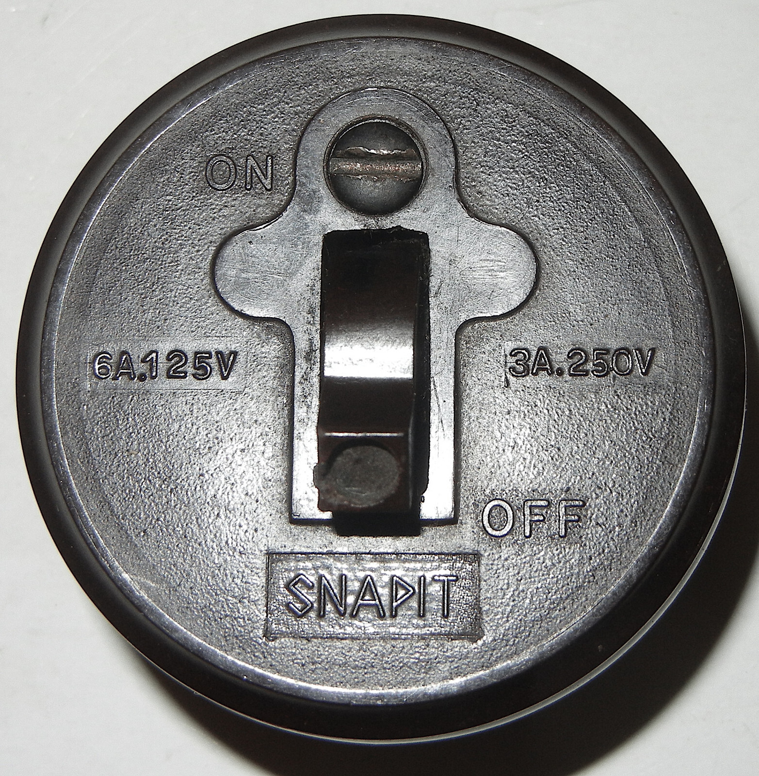 ANTIQUE VINTAGE SNAPIT BAKELITE & PORCELAIN TOGGLE ON OFF LIGHT SWITCH