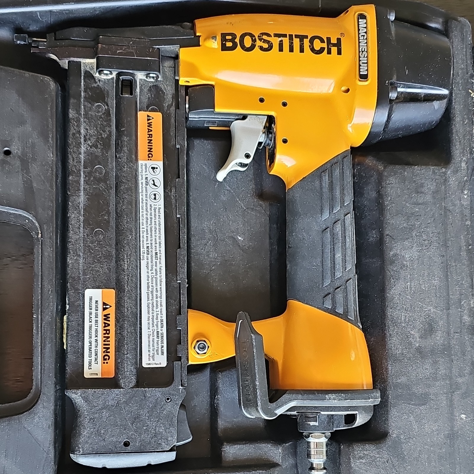 Bostitch BT200 Industrial Oil-Free Brad Nailer with Case