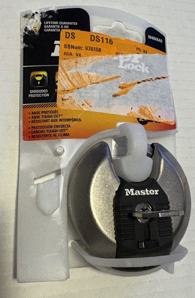 MASTER LOCK M40XKAD 5/8" SHROUDED SHACKLE PADLOCK W/KEY SECURITY LEVEL 8 NEW