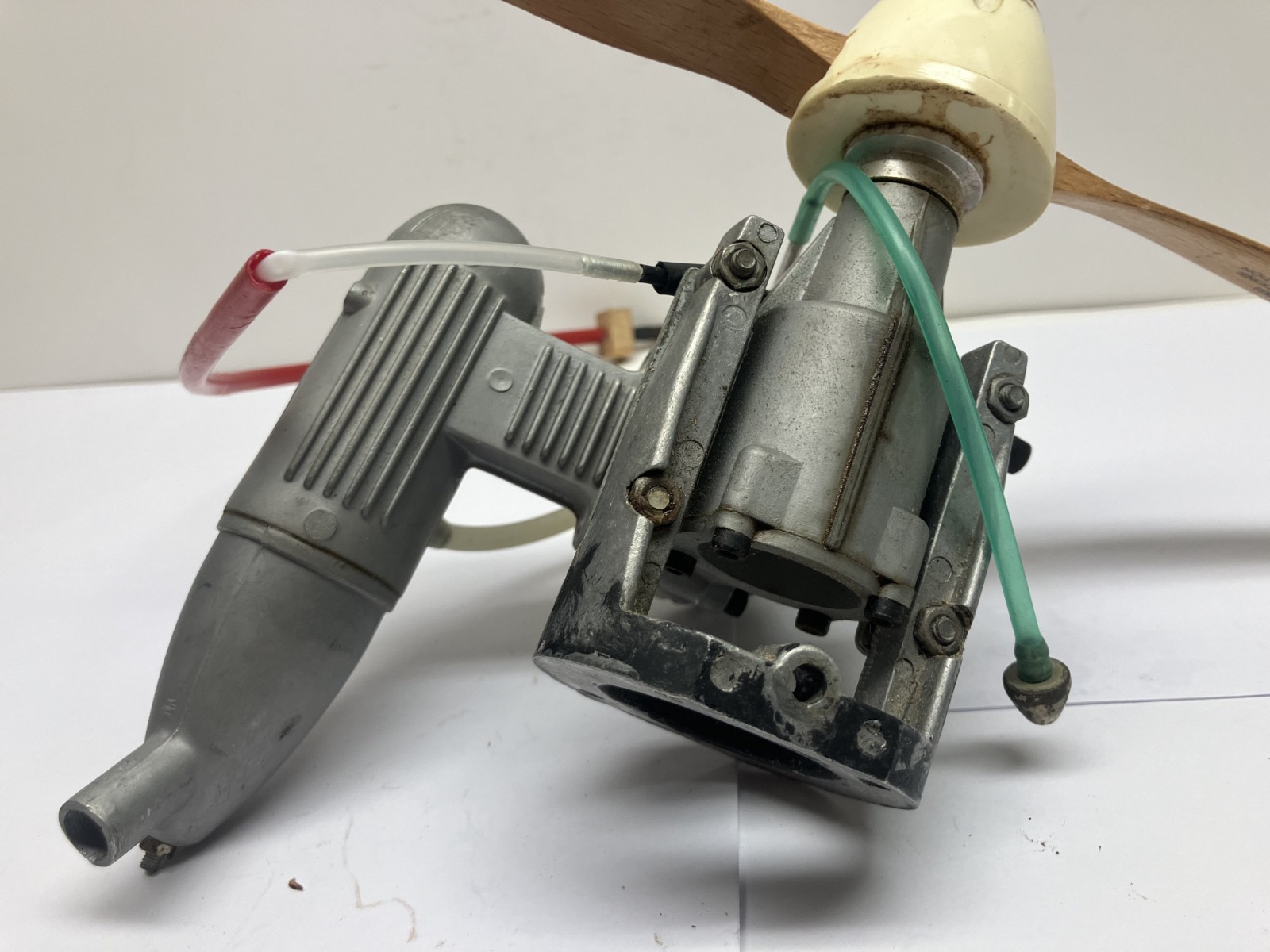 Magnum GPE 40 Plane Engine w Propellor