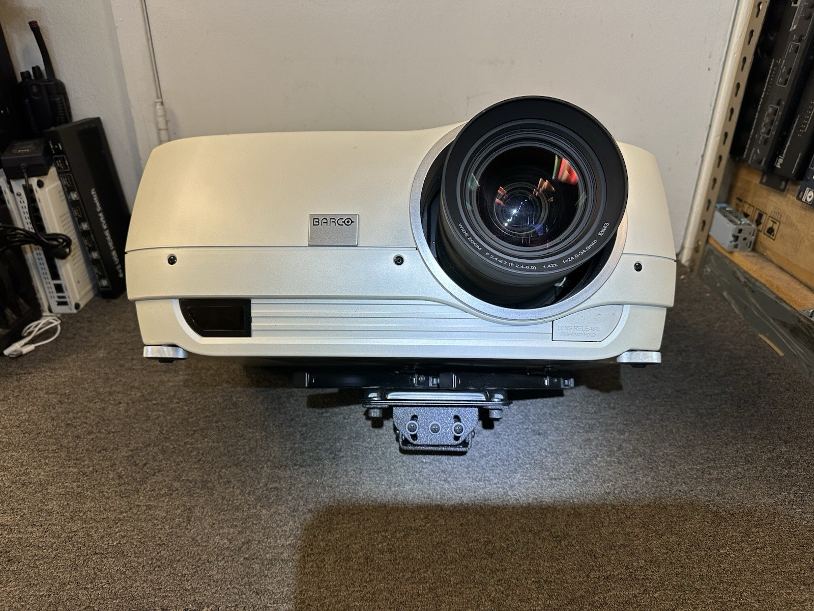 Barco CRPN-62B -447 HOURS ONLY-No Remote