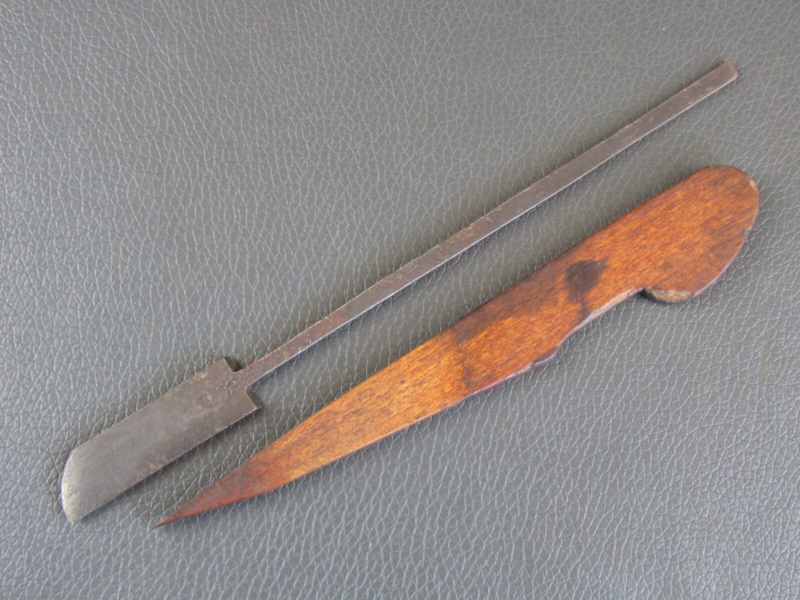 Wooden moulding side or half round plane vintage old tool