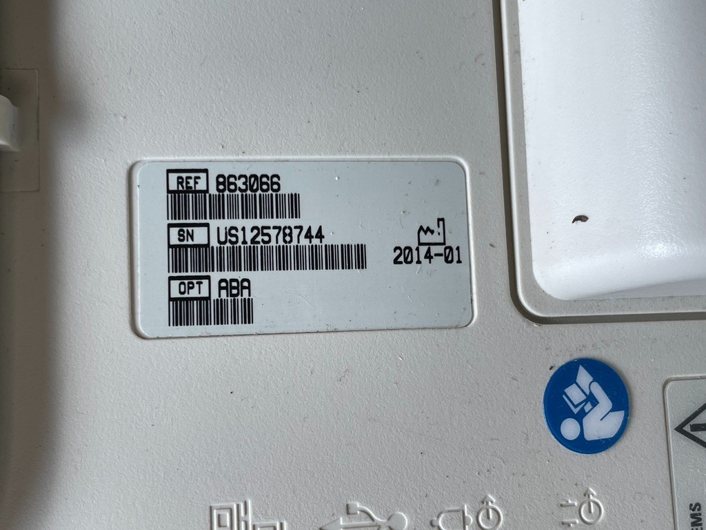 Philips SureSigns VM8 Bedside Monitor w NIBP, ECG Cable, SpO2 Sensor & More