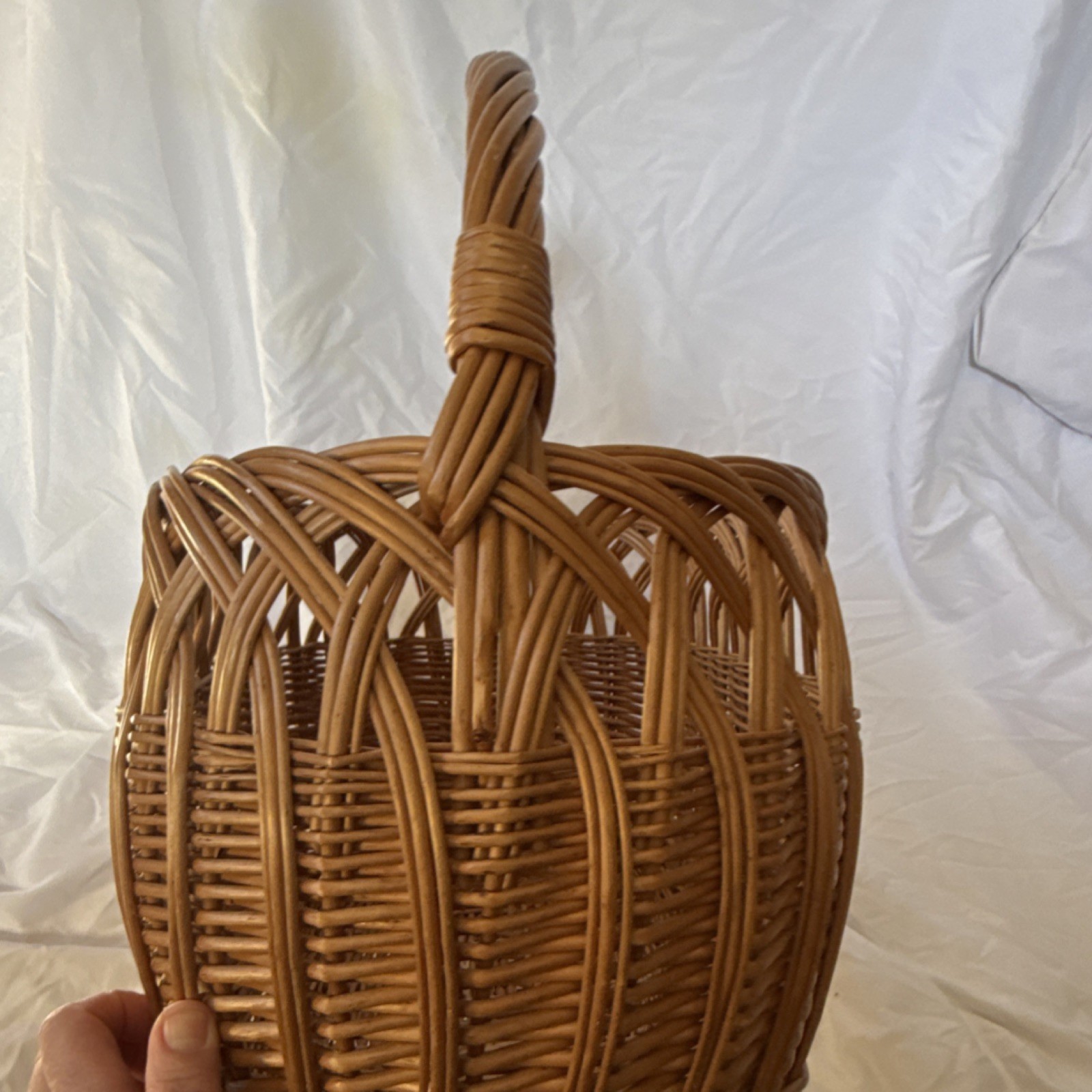 Vintage Country Style Wicker Oval Basket with Handle