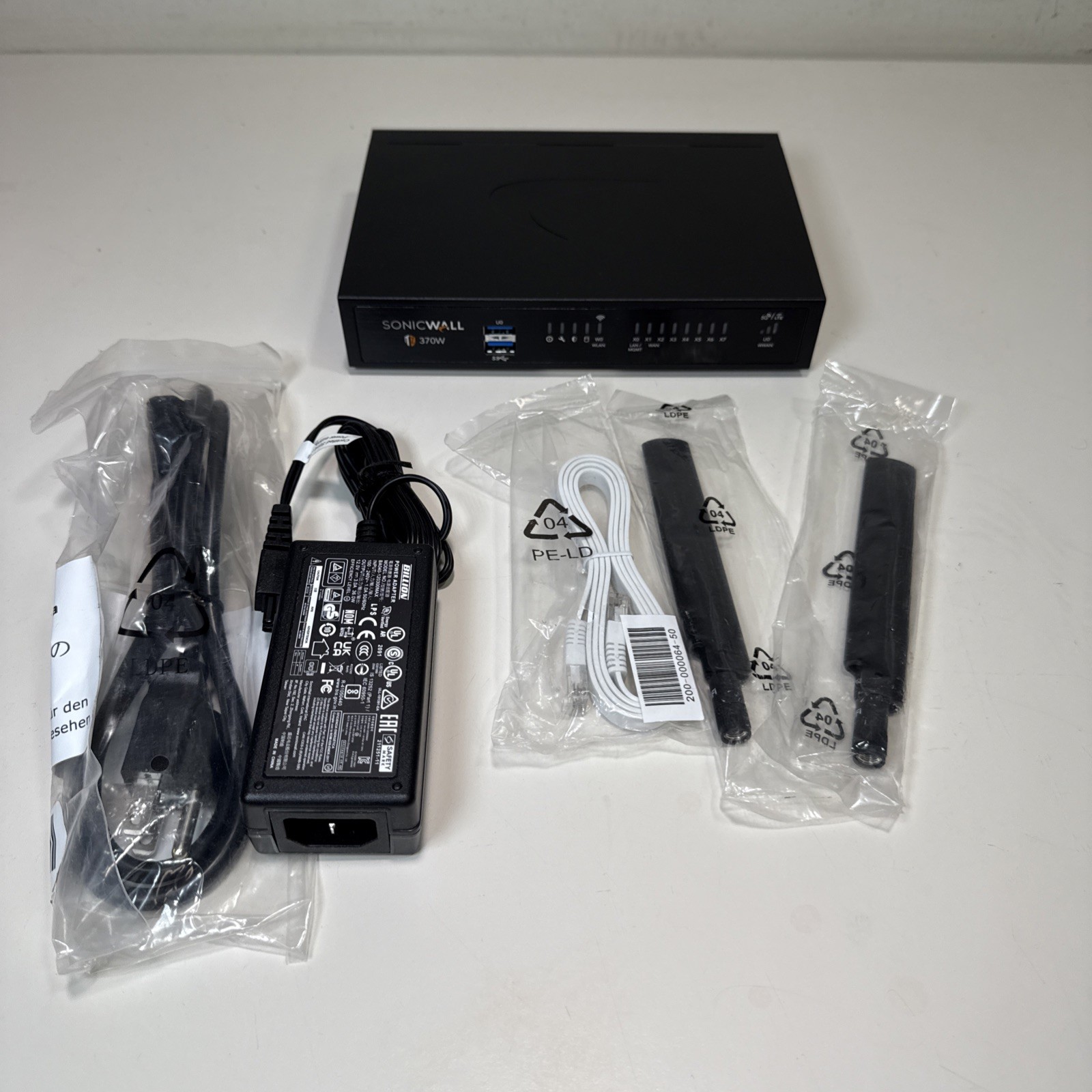 SonicWall TZ370 Wireless-AC Network Security Appliance 02-SSC-2827  Brand New