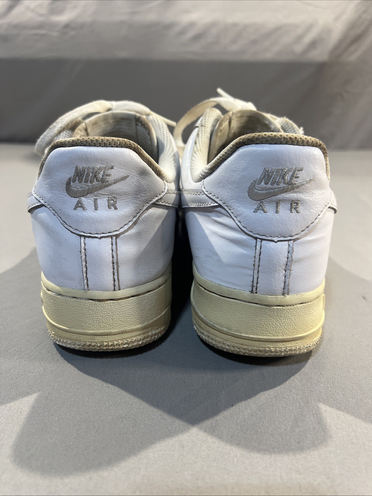 Men’s Size 9.5 Nike Air Force 1. White