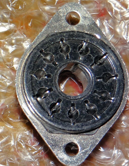 3 EA 11 Pin Sockets