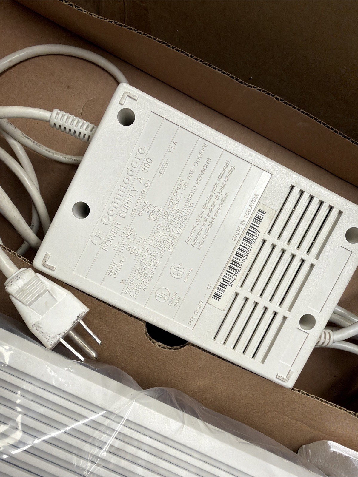 Commodore Amiga 600 , In Original Box, Super!!, 110v Power Supply.