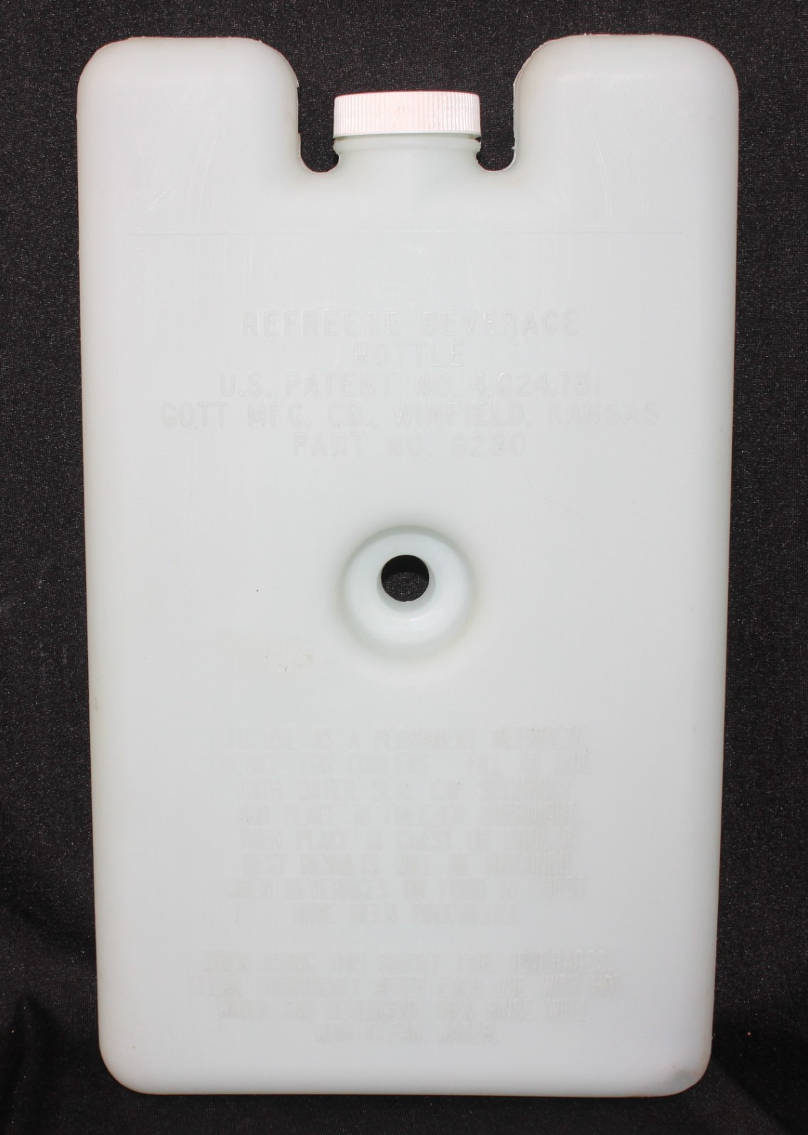 Vintage Rubbermaid Gott Screw-In Refreeze Beverage Bottle 8280 Cooler Ice Pack