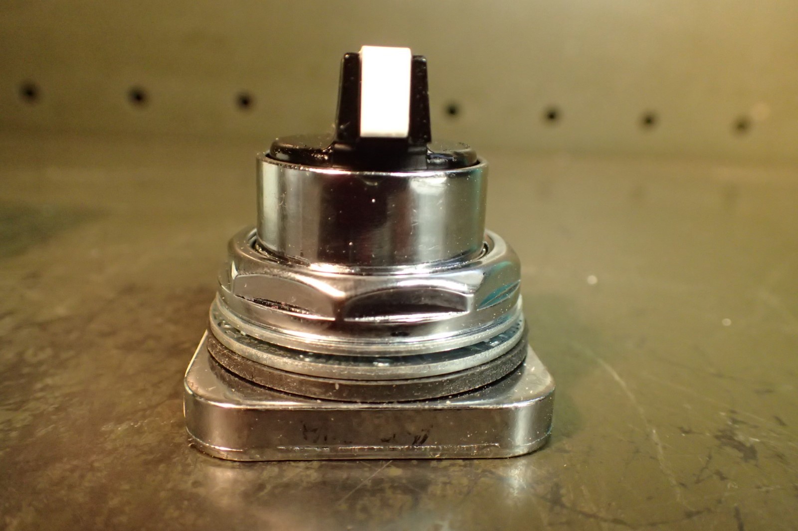 Furnas 3-Position Short Level Operator Oil Tight Selector Switch 52SA2BAB NEW
