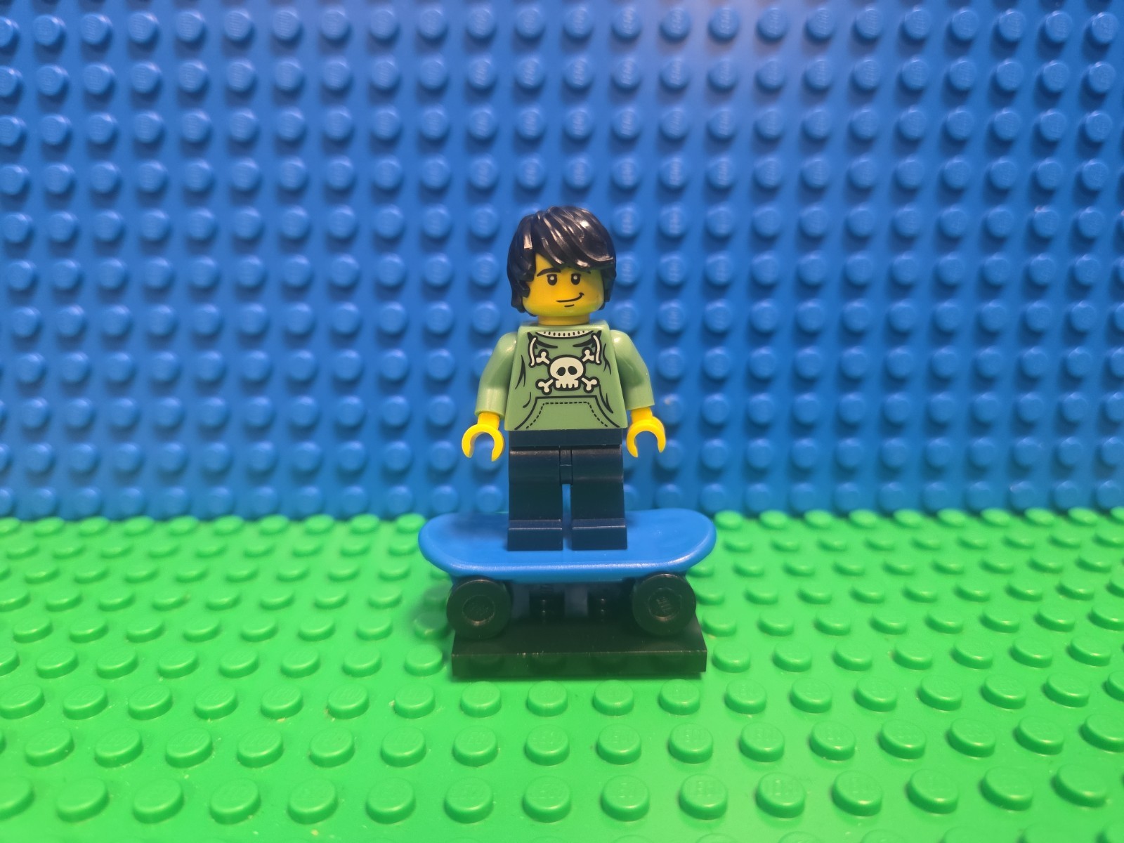 Lego Skater Minifigure Collectible Series 1 8683 CMF Rare Lot Retired Vintage