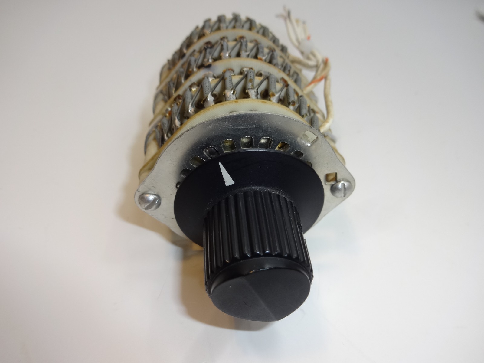 3 Pole 19 Position Rotary Switch with 1% resistors