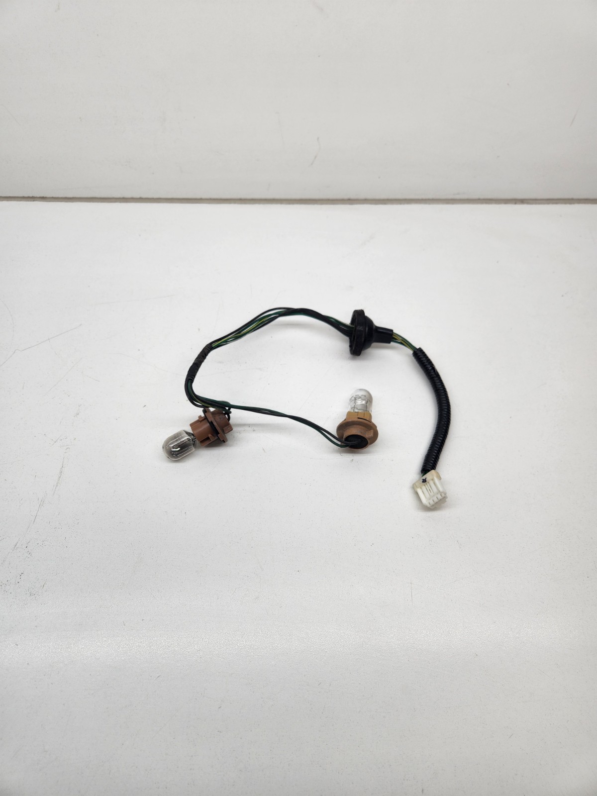 2008-2013 Nissan Rogue Tail Light Wire Harness Wiring Socket (Left OR Right)