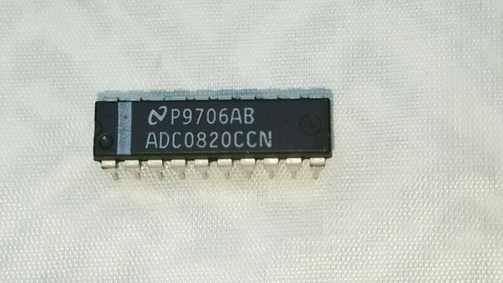 National Semiconductor ADC0820CCN IC, FREE SHIPPING, USA STOCK,