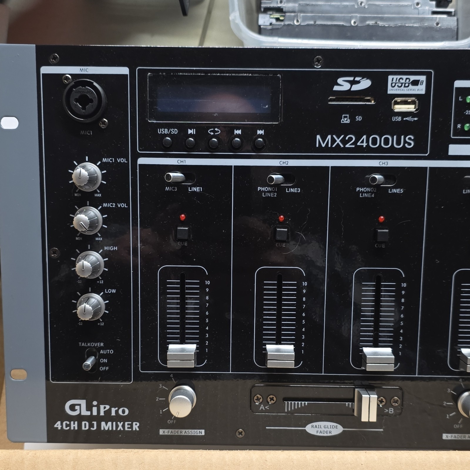 GLiPro MX2400US Rack-Mount DJ Mixer, 4-Channel, USB/SD, DSP Effects