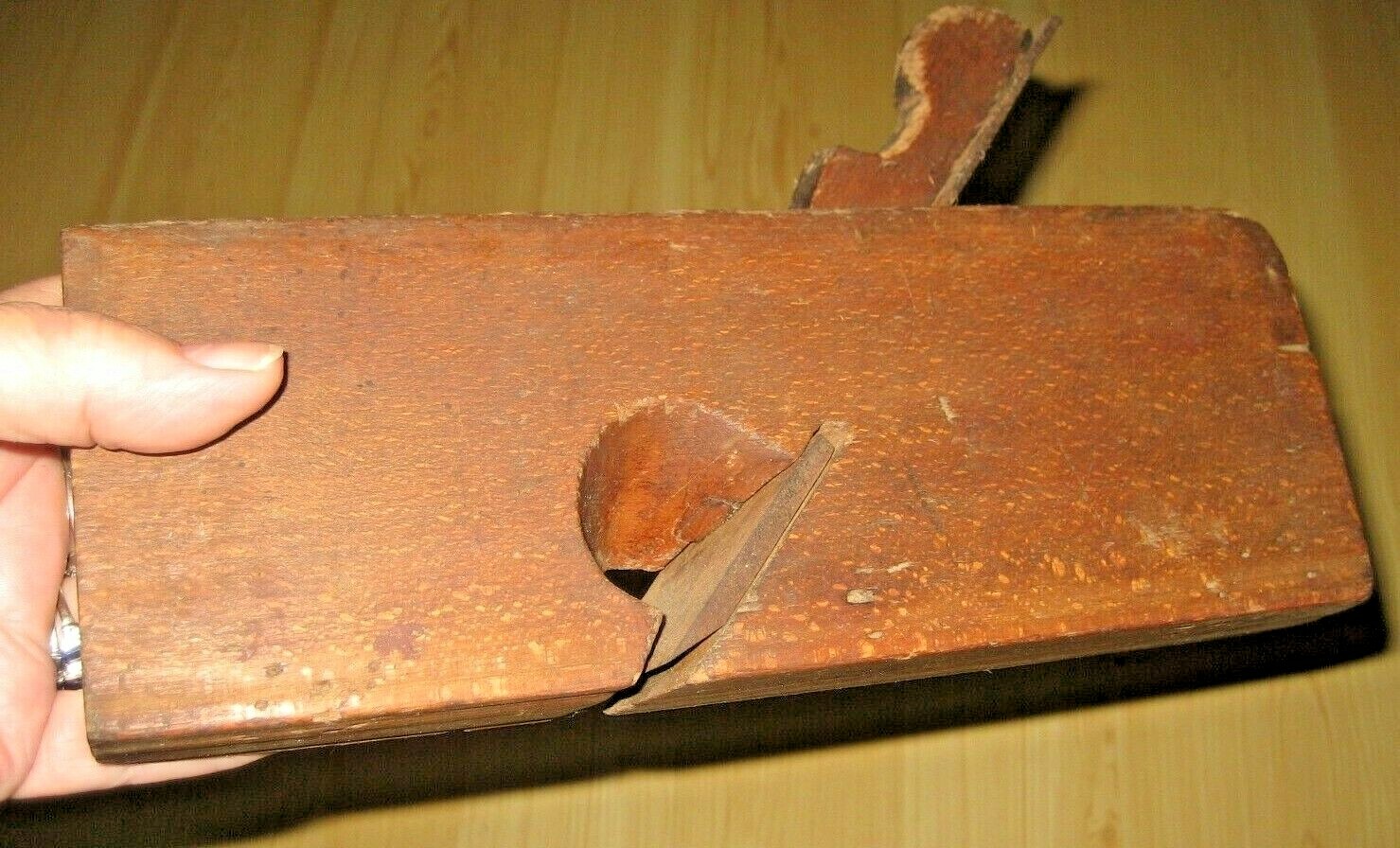 Antique Vtg WOOD MOULDING PLANE Carpentry OLD 1 1/4" Blade Planer TOOL