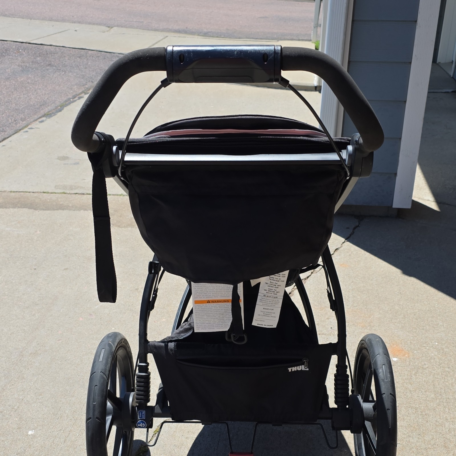 Thule Single 3-Wheel Jogger Stroller Folding Canopy Black/Gray Unisex