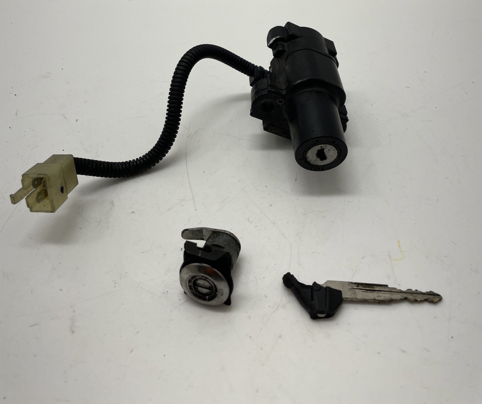 ♻️ Honda Cbr600rr Rr-5 Rr-6 2005 - 2006 Ignition Barrel & Key With Seat Lock ♻️