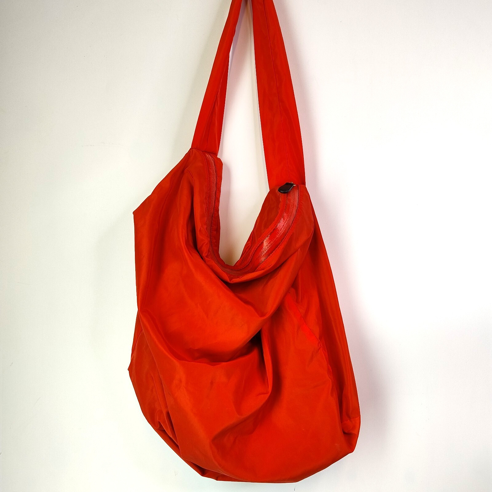 Witchery Casual Shoulder Bag Neon Red Metal Tag Zipped Polyester Blend
