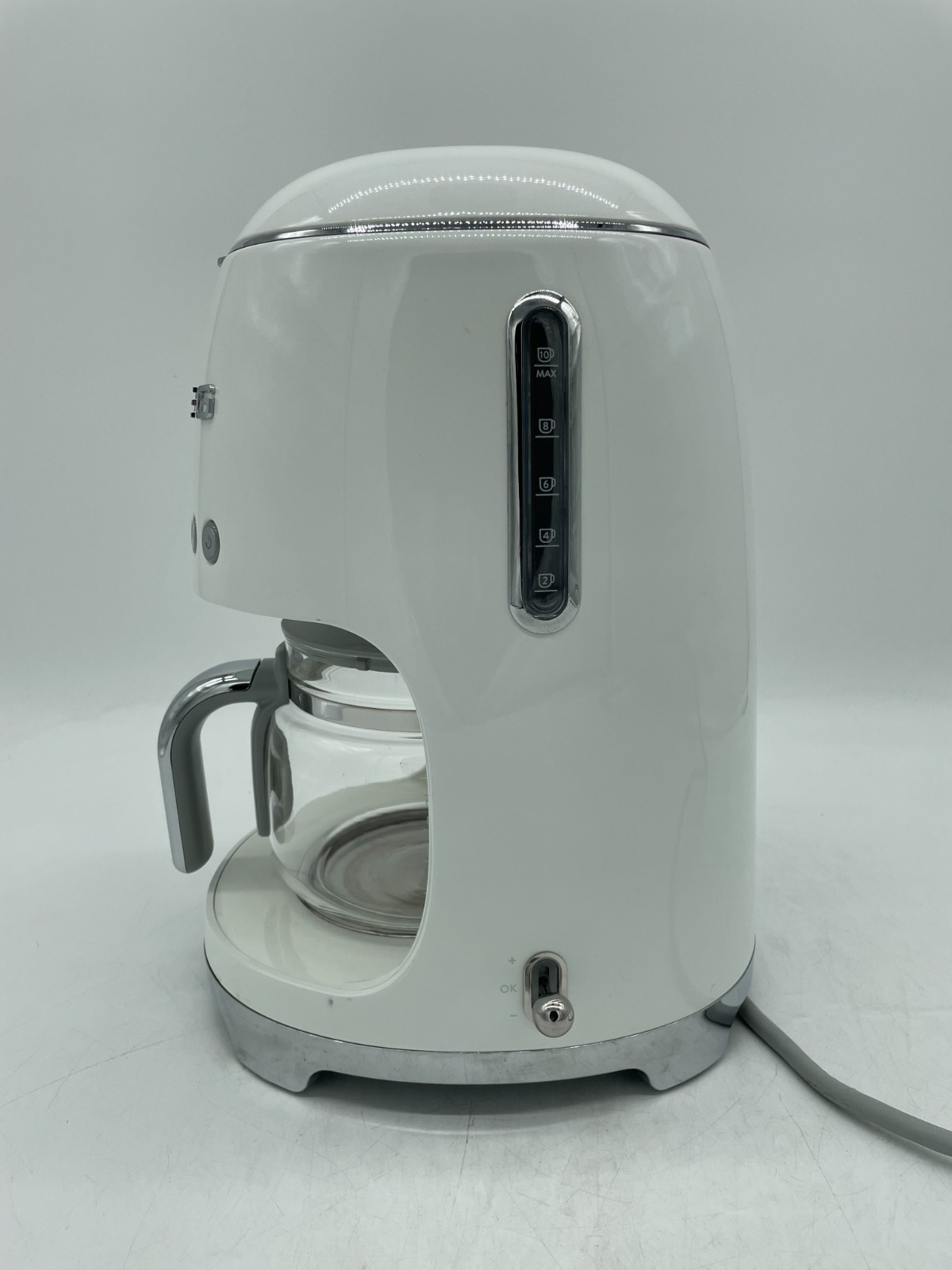 Smeg 50's Retro Style Drip Coffee Machine 10 Cup Glass Carafe DCF02 White
