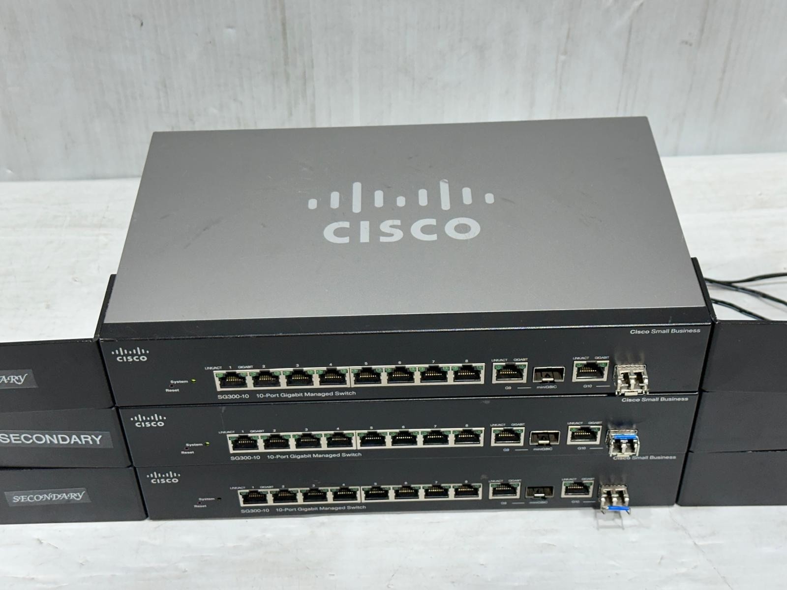 Cisco SG300-10 Managed Switch #4152 (One)THS