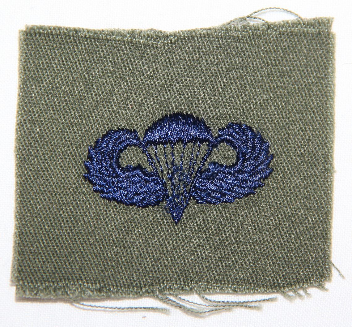 ORIGINAL USAF FULL SIZE CLOTH PARATROOPER WING