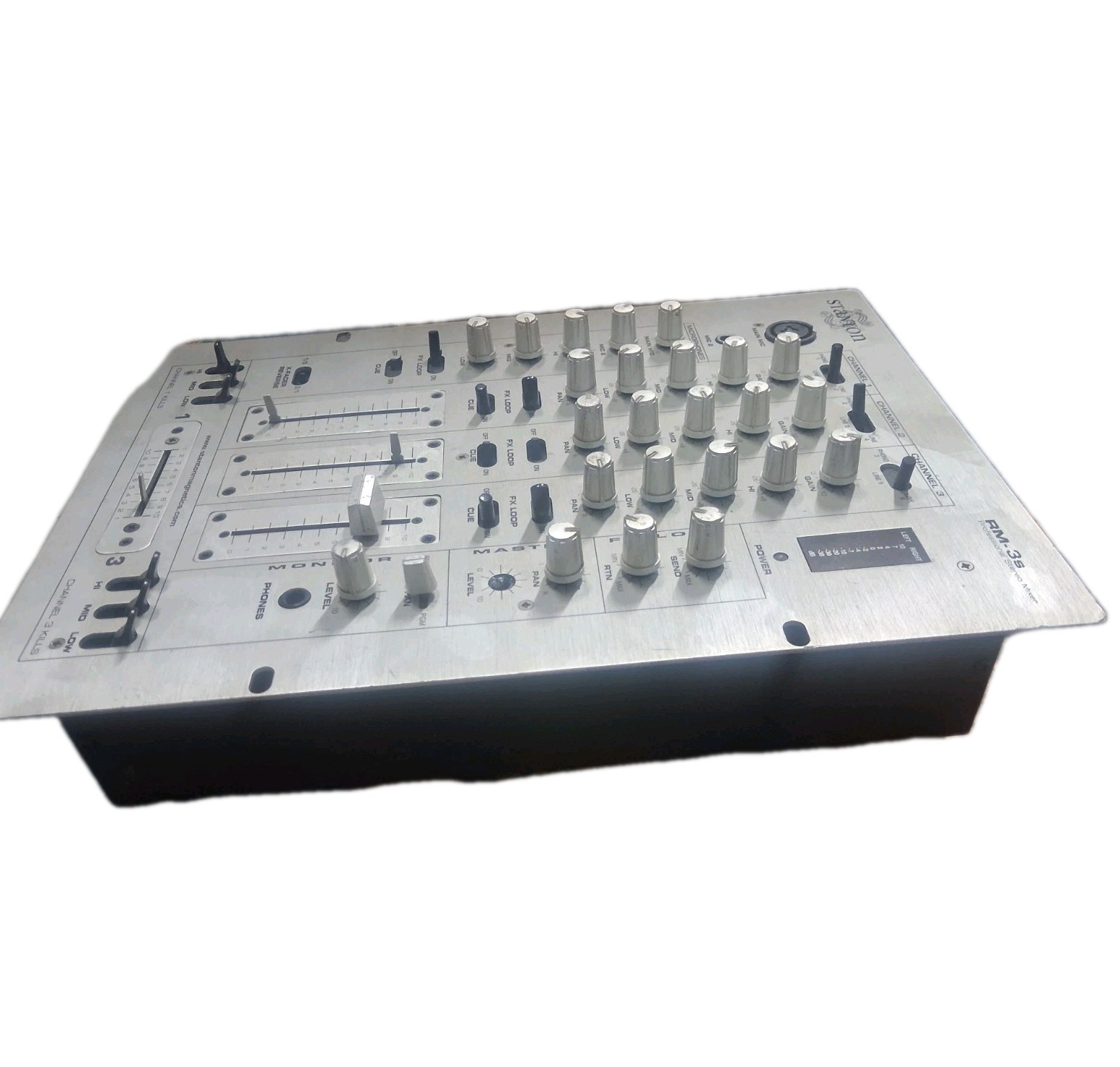 Stanton RM-THREE 3S-Channel Analog DJ Mixer, FX Loop, Rack Mountable
