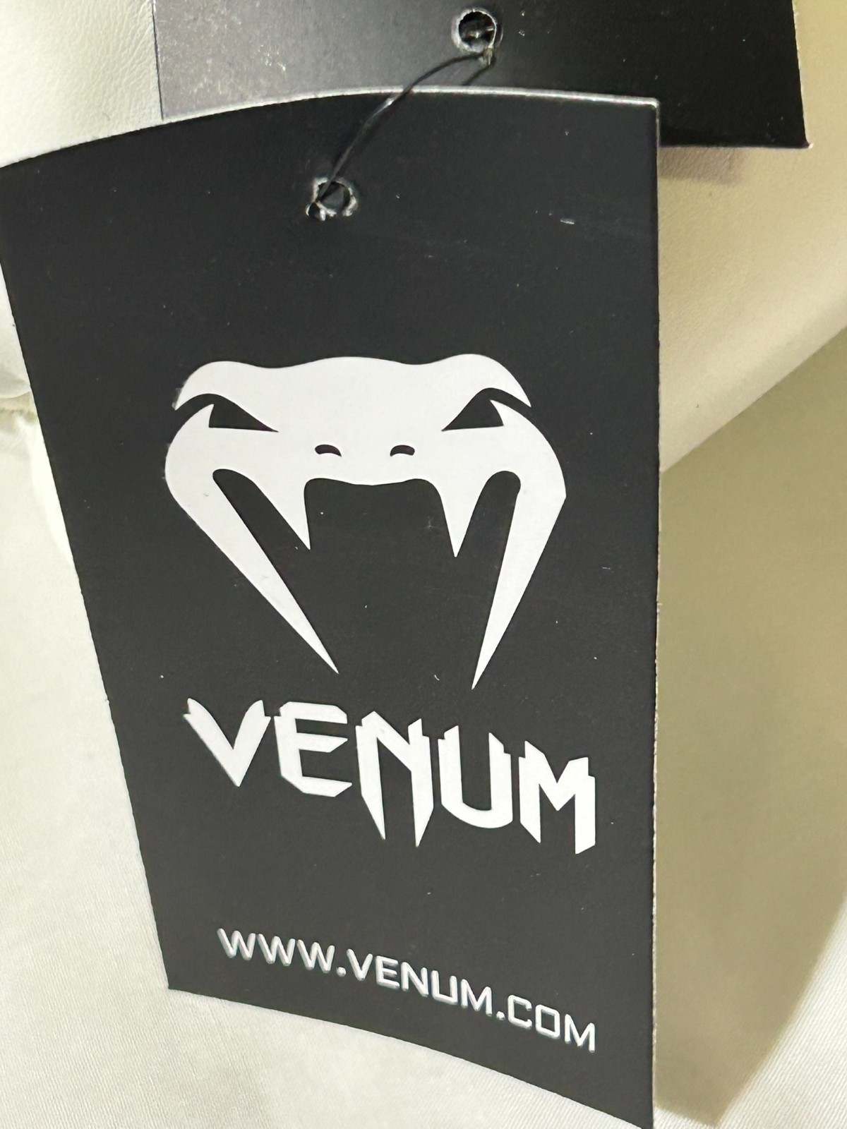 NEW Venum Contender 1.5 14 oz white/silver boxing gloves