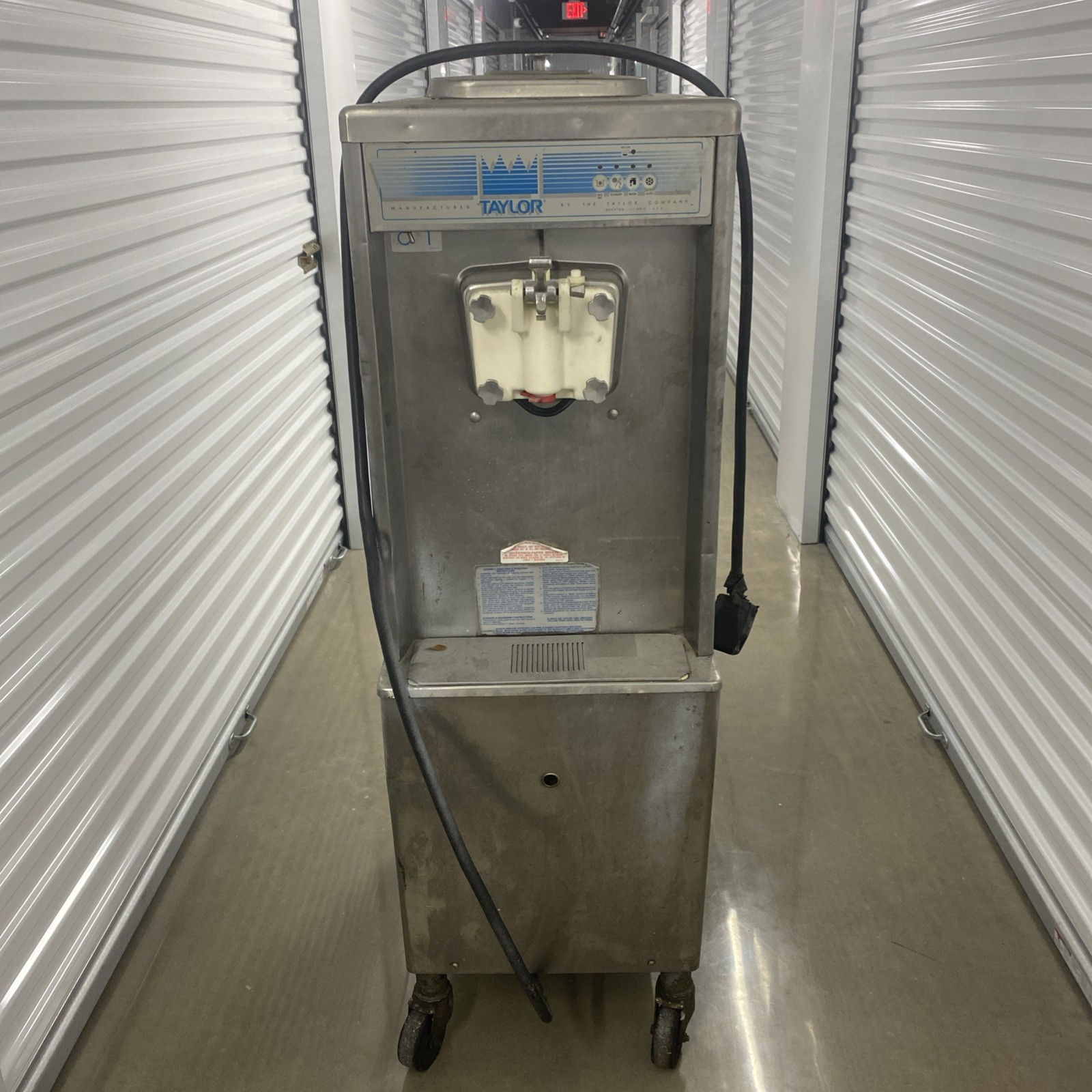 TAYLOR 751-27 SINGLE PHASE 220V AIR COOLED SHAKE ICE CREAM MACHINE