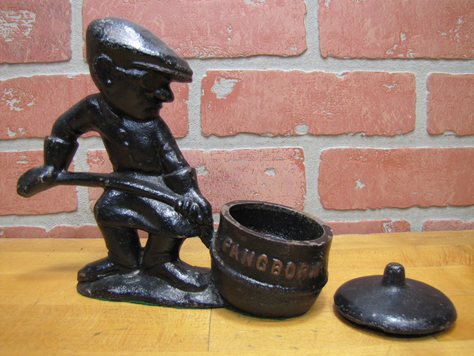 PANGBORN Old Cast Iron Foundry Worker Doorstop Decorative Art Statue
