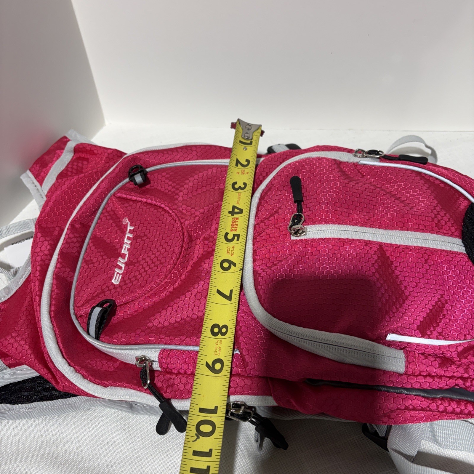 15 Inches Lightweight Hiking Backpac. Reflective Strips And Padded Straps
