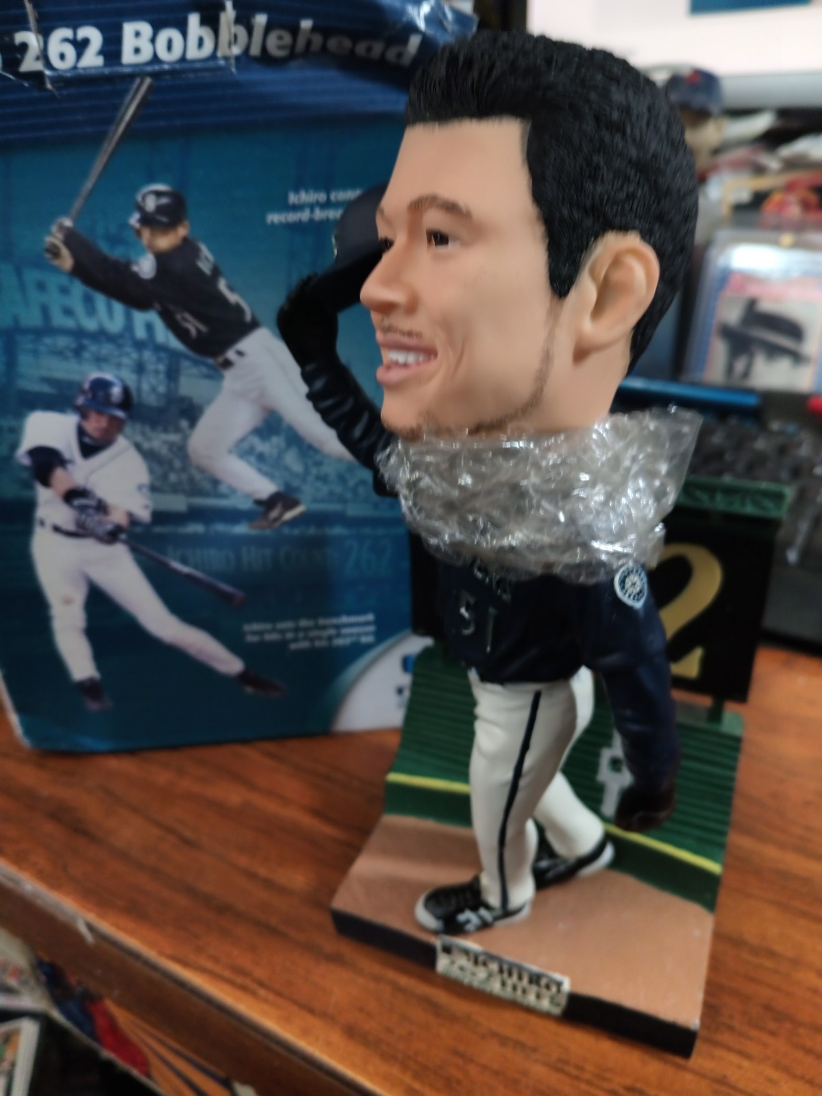 2005 Seattle Mariners MLB 262 Hits ICHIRO SUZUKI FSN Collectors Bobblehead NEW