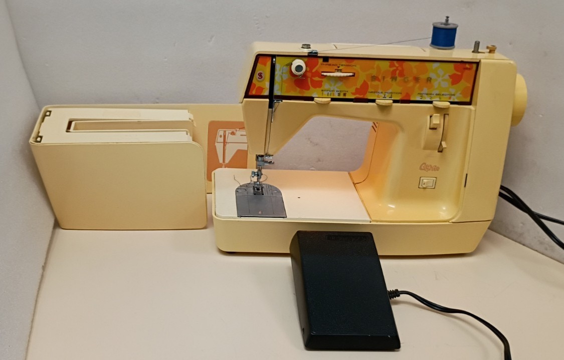 Vintage Singer Genie 353 Sewing Machine Working fine