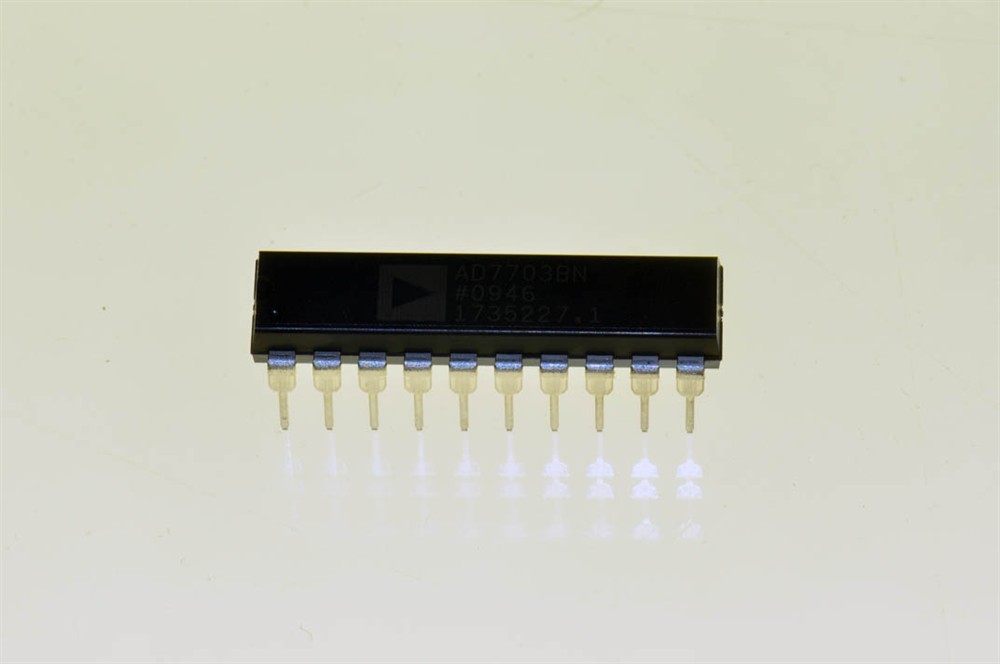 New (1pc) AD7703BNZ ANALOG DEVICES IC Converter