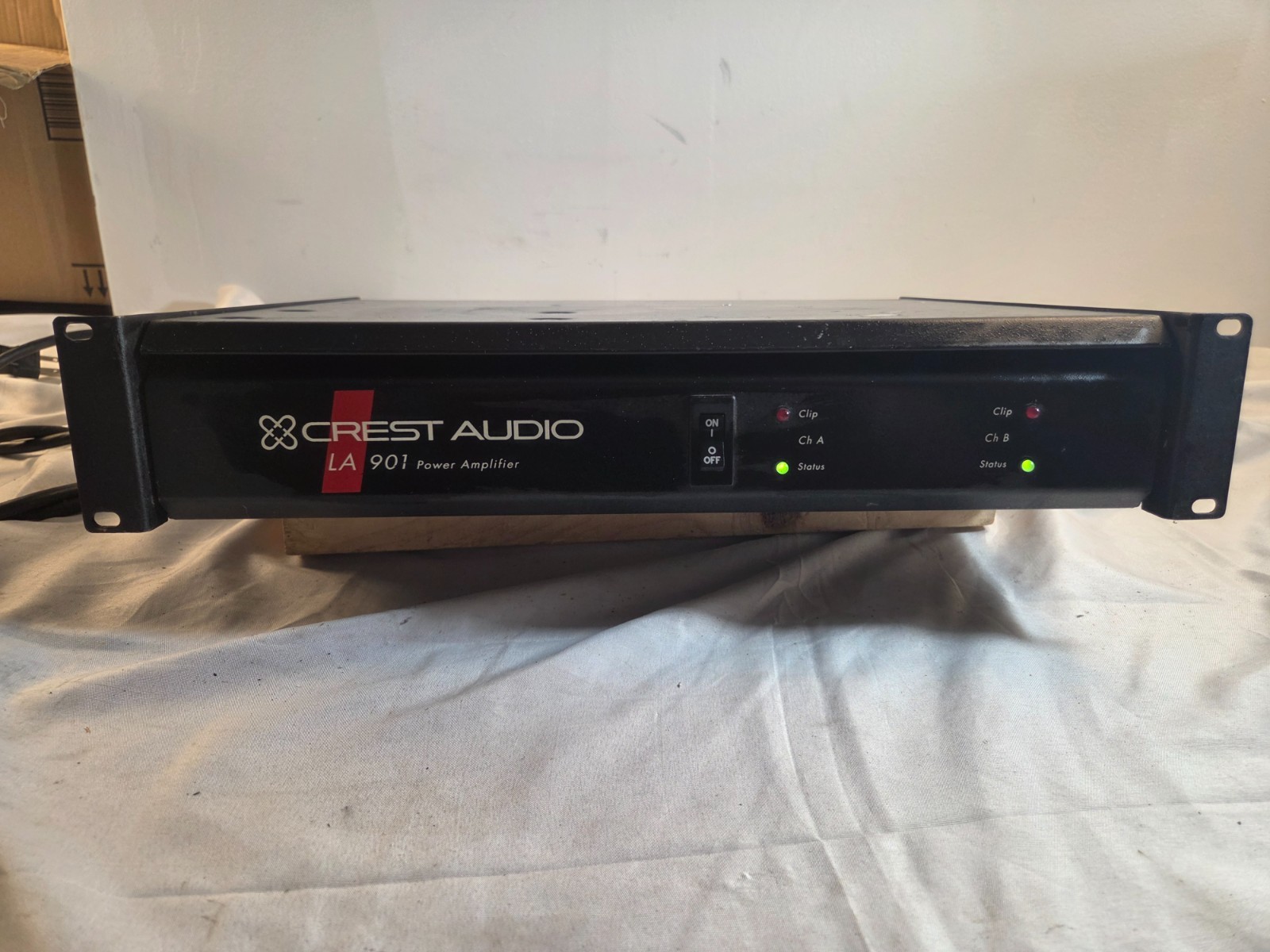 Crest Audio LA 901 Professional Stereo Power Amplifier Rackmount - Tested Works