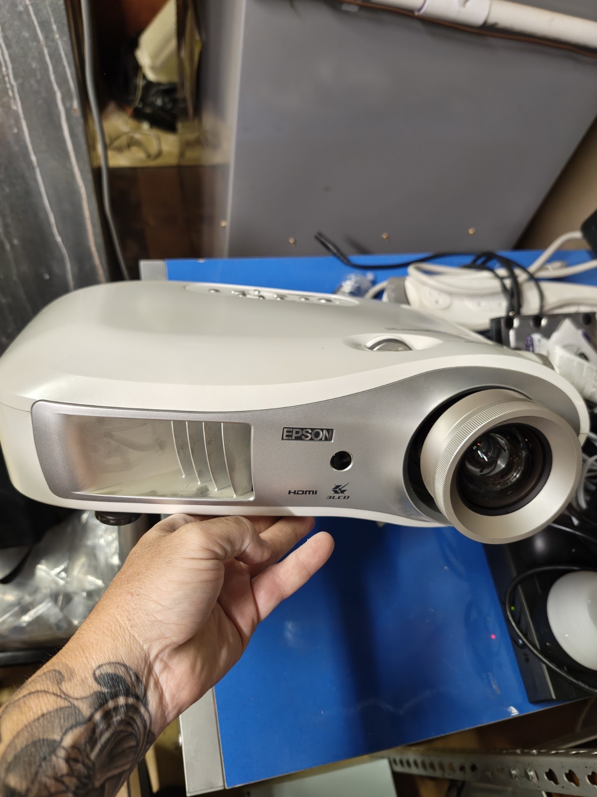 EPSON LCD PROJECTOR MODEL EMP-TW1000 Projector - White