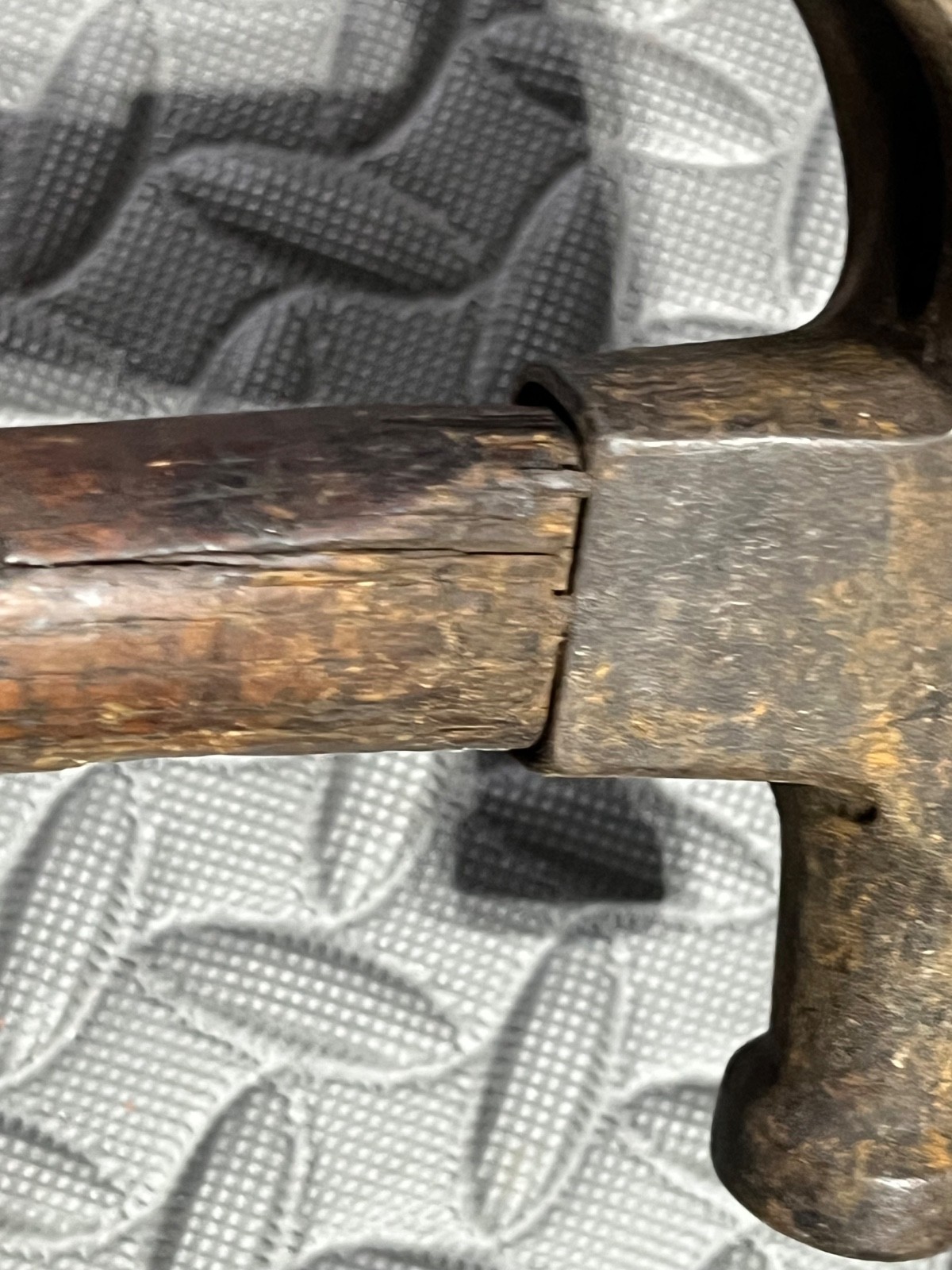 Antique claw hammer (26965)
