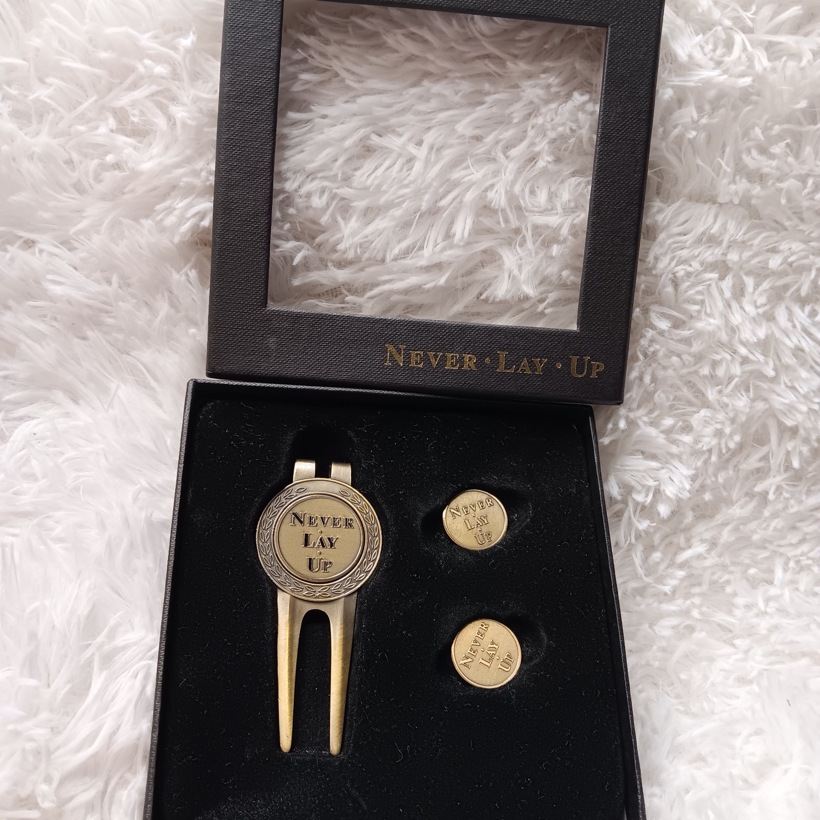 Vintage Golf Design Brass Divot Tool Money Clip Ball-Marker USA "Never Lay Up"
