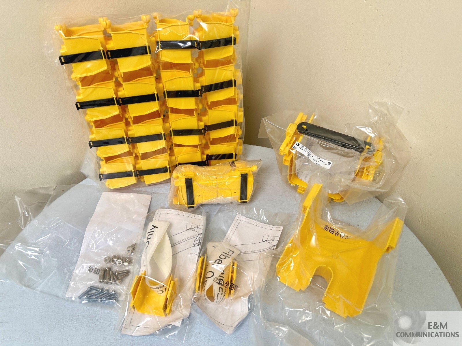 NEW FGS-FLEXV-4F-A2C ADC TE COMMSCOPE FIBERGUIDE VERTICAL DUAL KIT 4x4 - 2x2 4FT