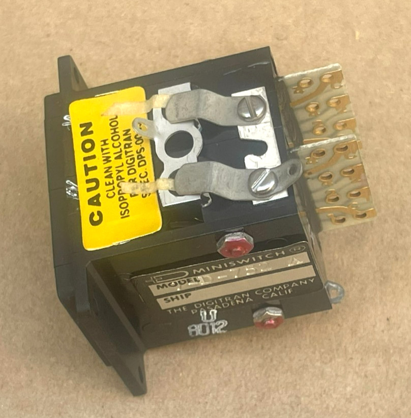 The Digitran Company Miniswitch Model 7-D-752 A