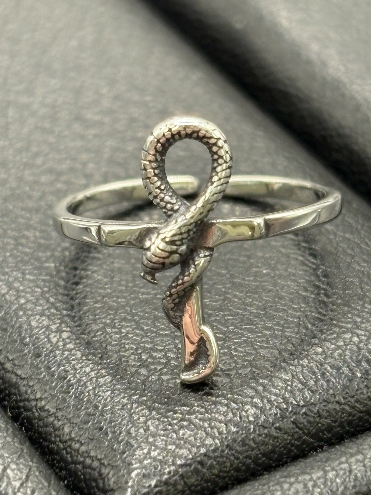 New Condition Sterling Silver Snake Ankh Toe Ring 925 B17