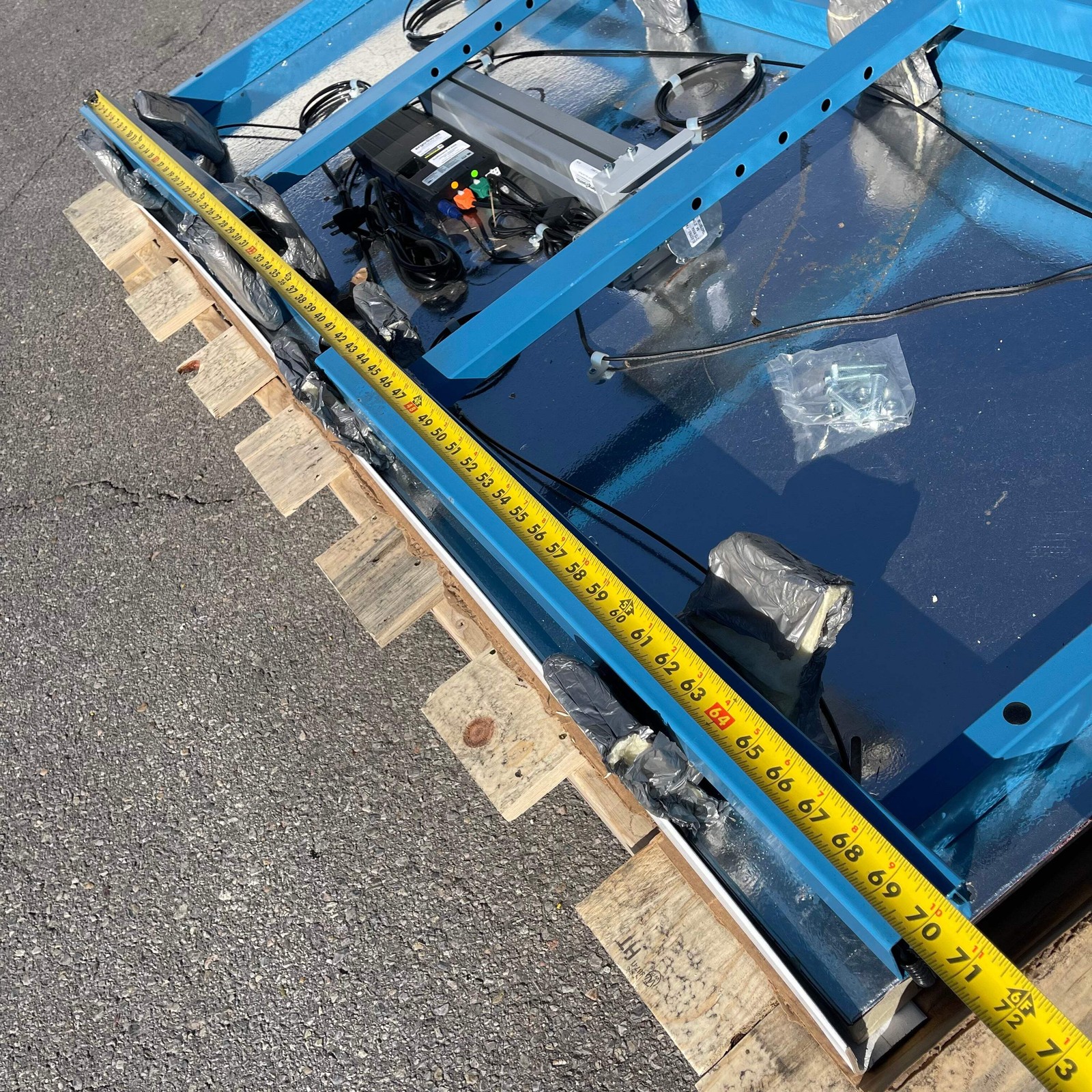 Z@ ERGOSWISS Work Table Lift System 70”x28” Blue