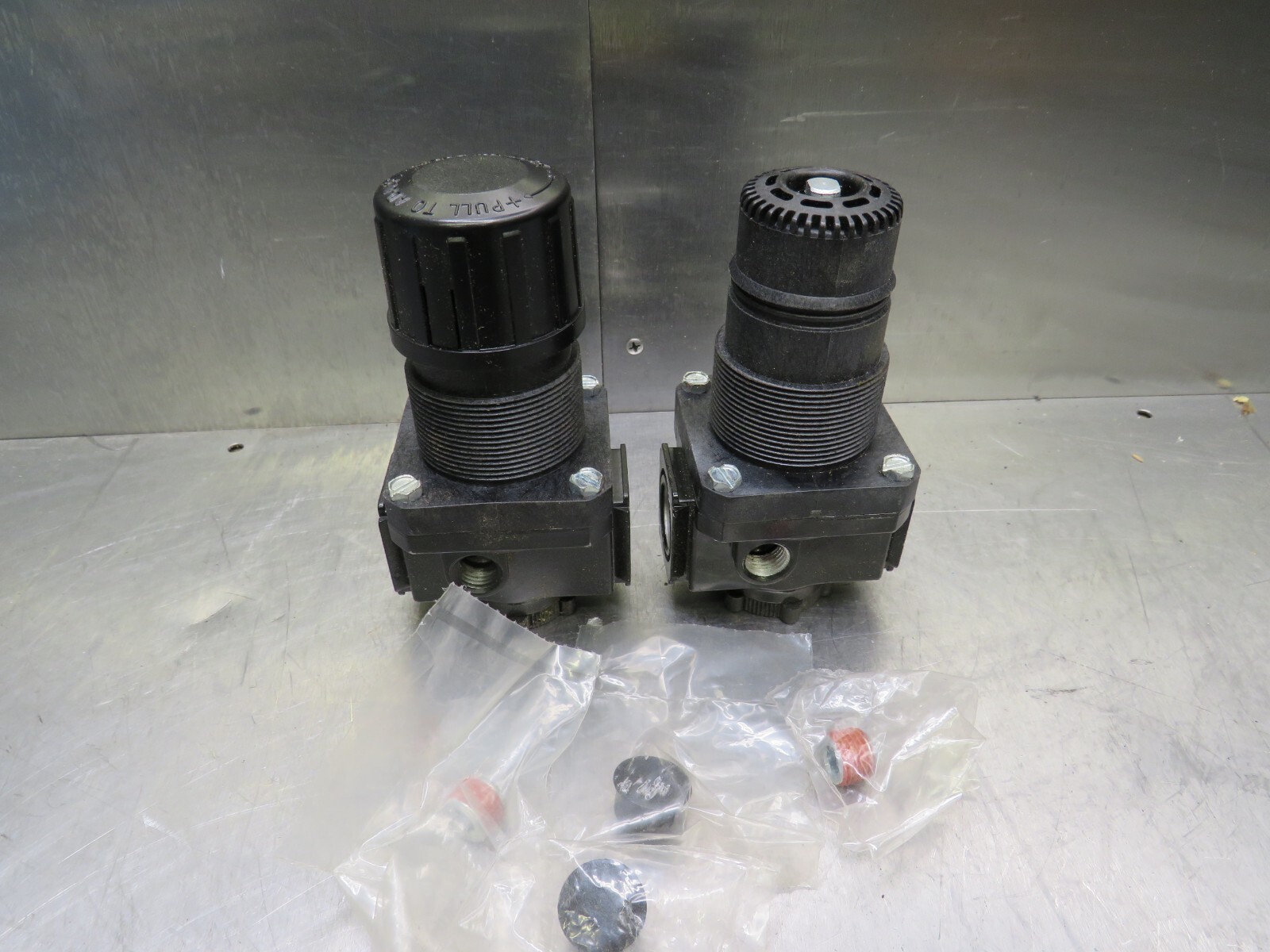 Arrow R354 Regulator 1/2" Lot of 2!