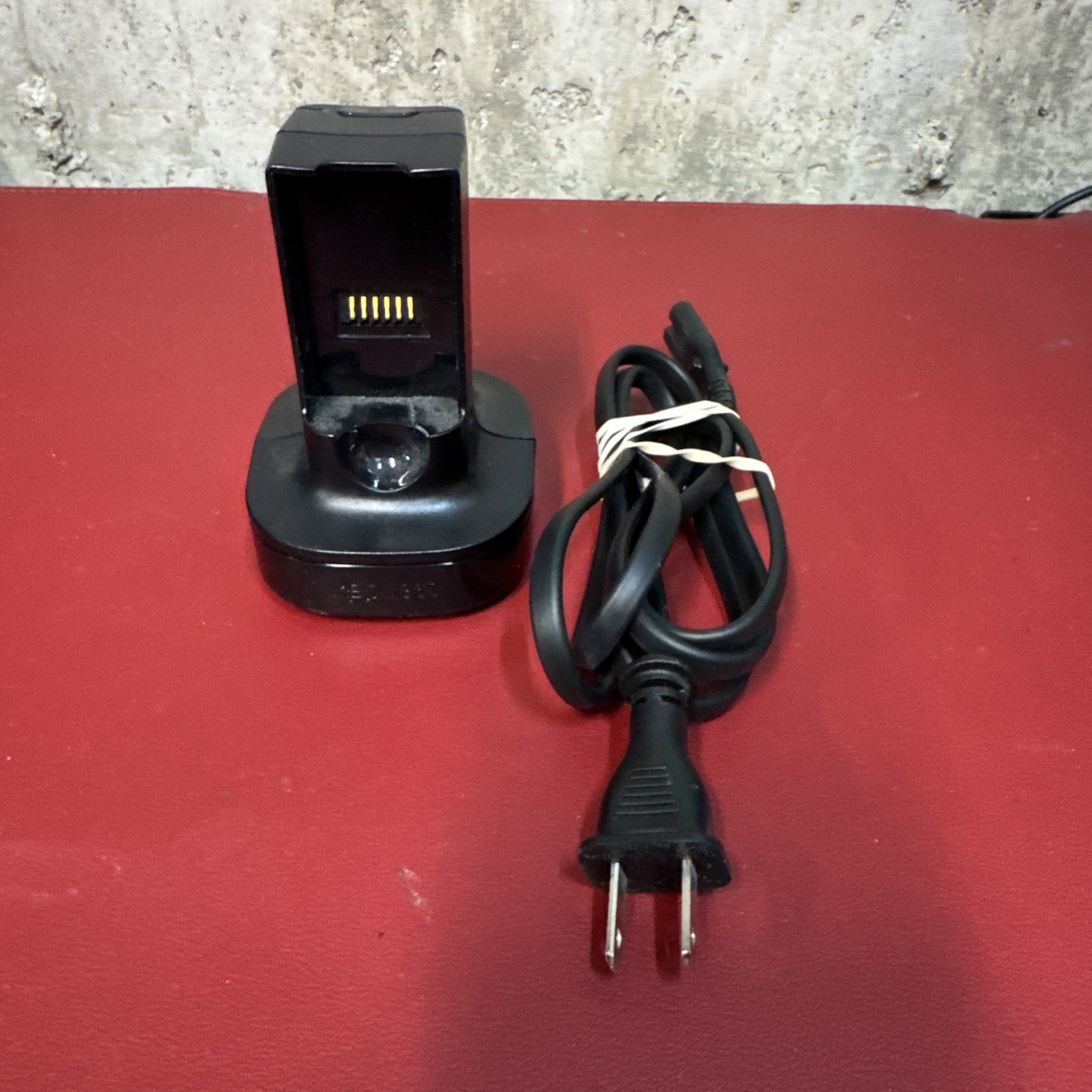 Microsoft Xbox 360 Quick Charge Kit Charger (No Batteries) OEM Power Cable Incl.