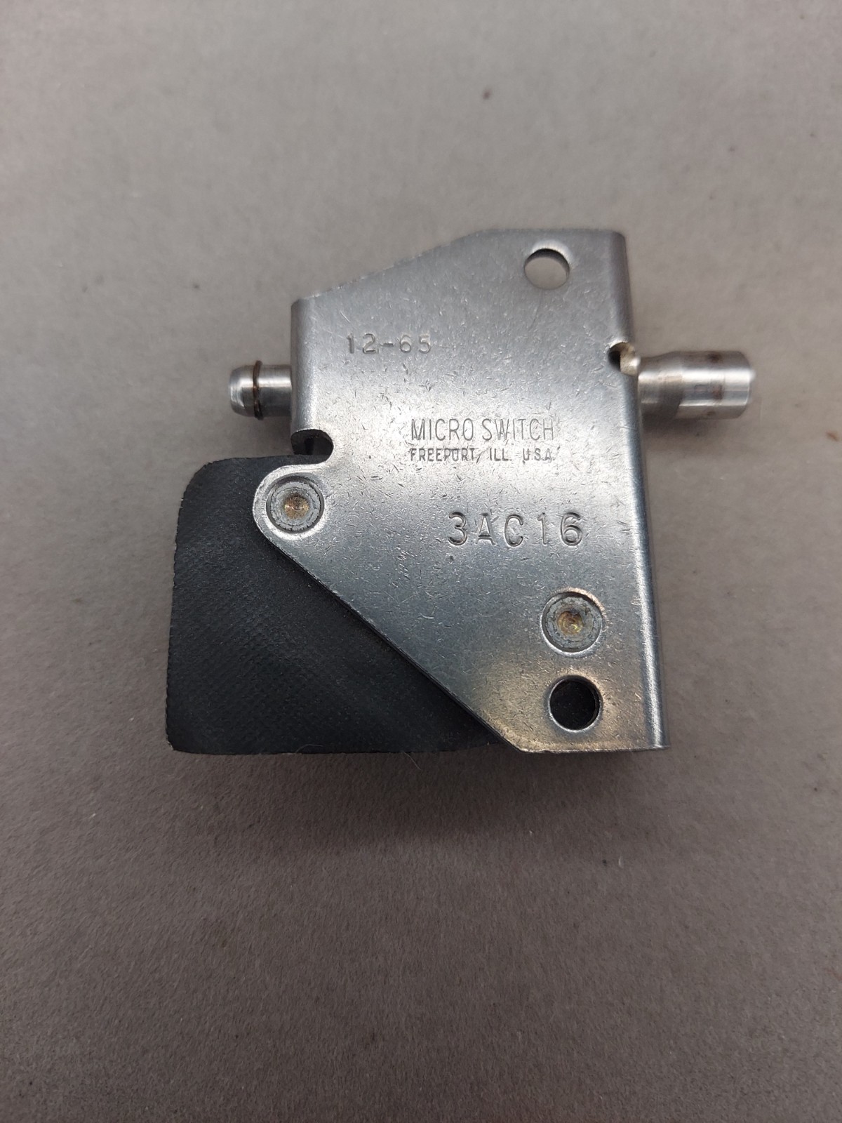 Vintage Micro Switch 12-65 3AC16 Micro Switch Freeport ILL USA